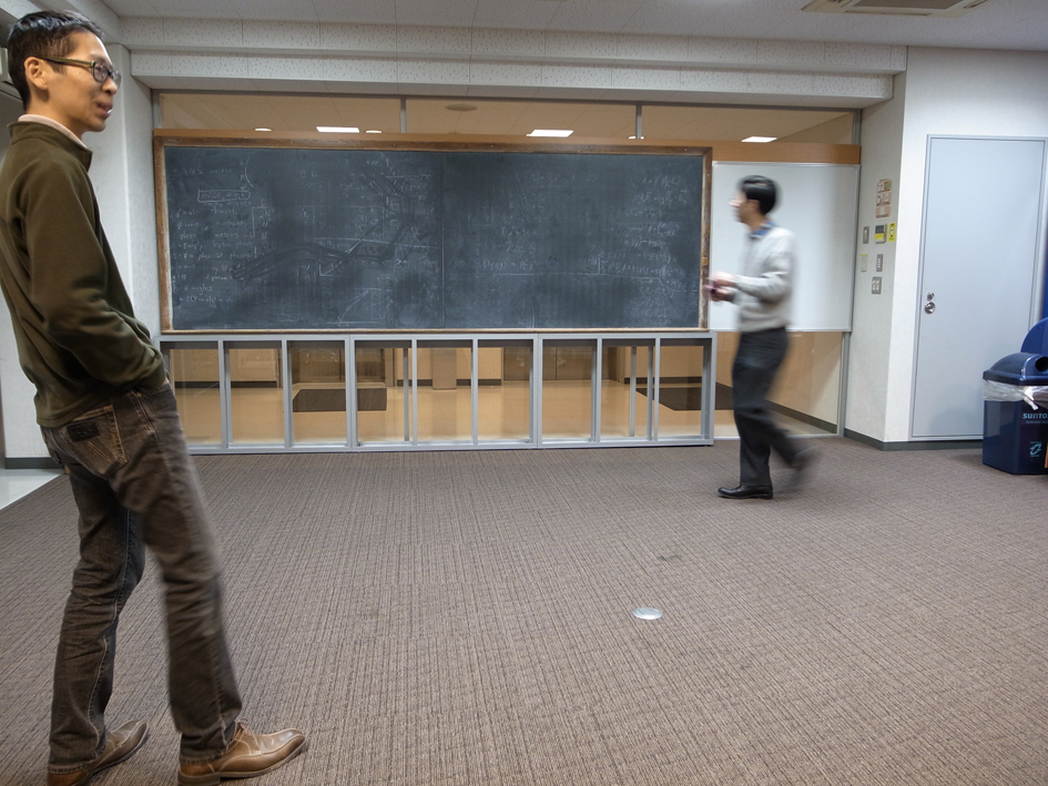 hashimoto_blackboard.JPG